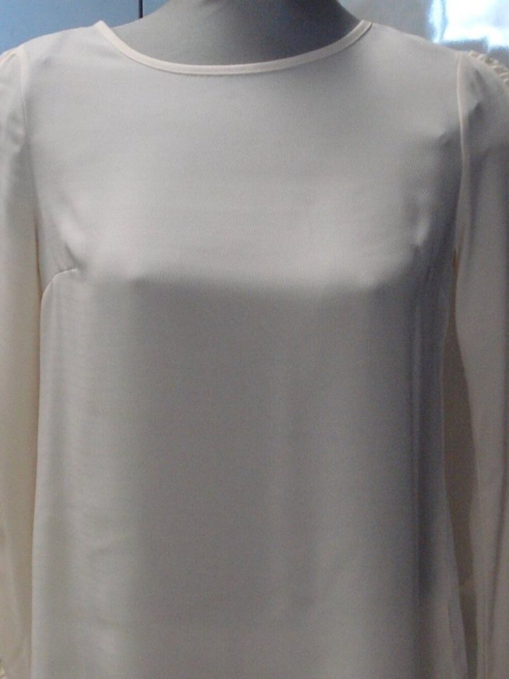 Joseph A Ruffled Top Women - Picture 2 of 4